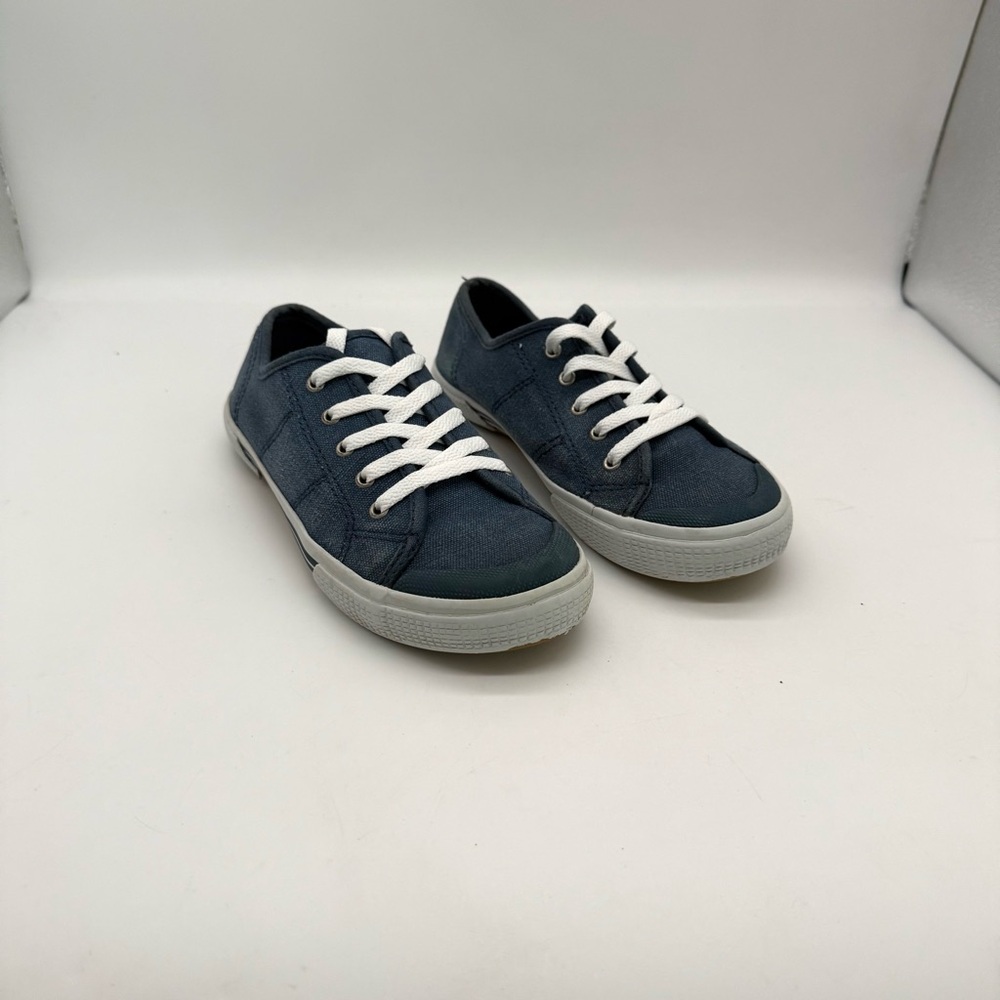 Faded Glory Caden 2503522
Navy Blue Canvas Lace Up
Casual Sneakers Girls Size 3